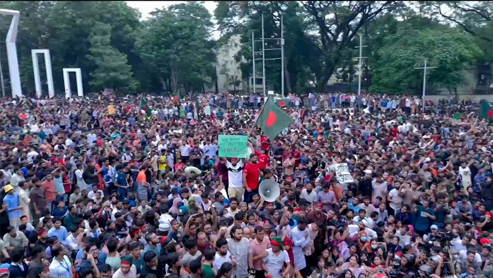 ‘৩৫ জুলাই’ বা ৪ আগস্টের রক্তস্নাত দিন: যেভাবে মাত্র একটি সিদ্ধান্তে বদলে যায় স্বৈরাচার পতনের ইতিহাস